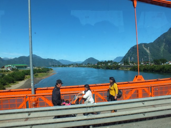 There is only one bridge across the Aysen, so they made sure it's a good one.